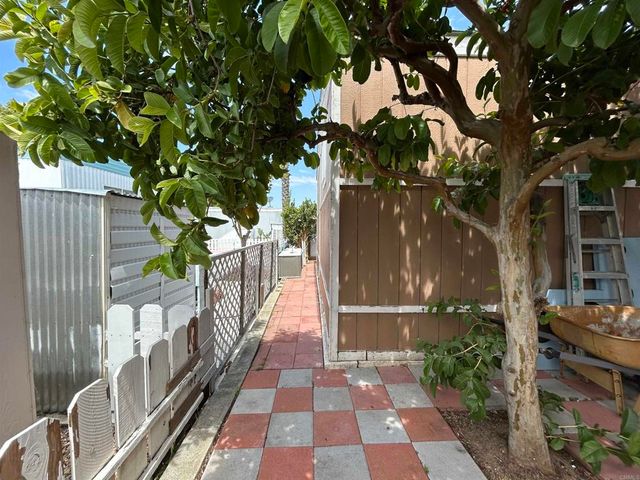 2550 E Valley Pkwy 87, Escondido, CA 92027