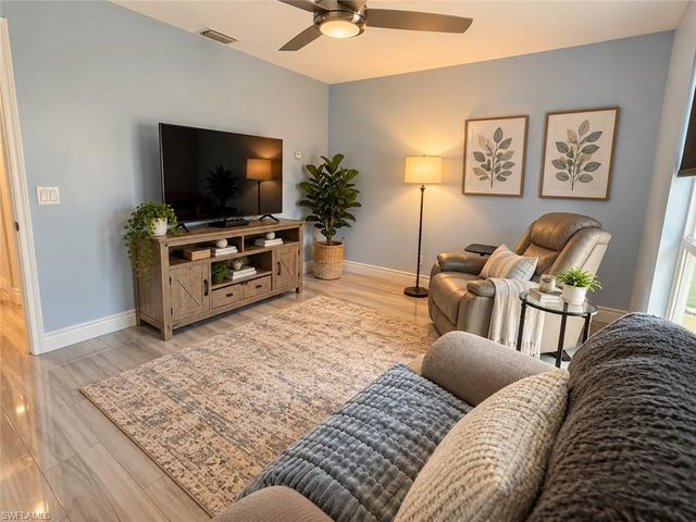 2034 NE 5th ST, Cape Coral, FL 33909