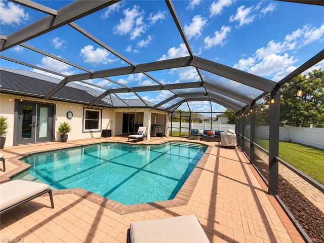 2034 NE 5th ST, Cape Coral, FL 33909