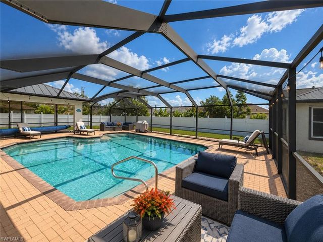 2034 NE 5th ST, Cape Coral, FL 33909