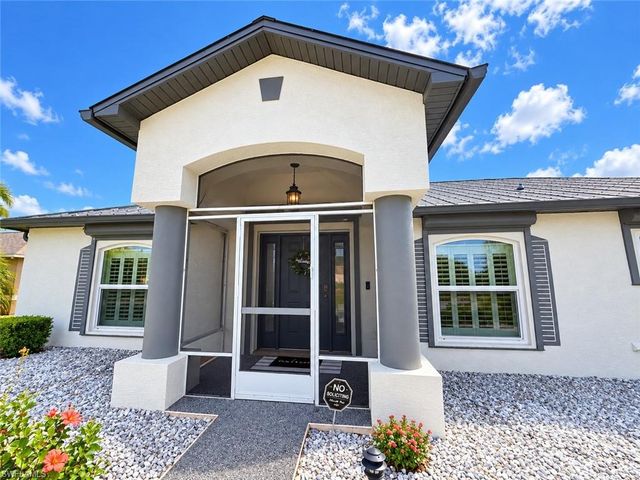 2034 NE 5th ST, Cape Coral, FL 33909