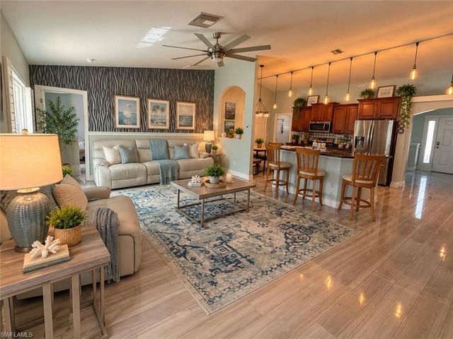 2034 NE 5th ST, Cape Coral, FL 33909
