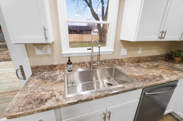 913 Hartz Drive, Lebanon, OH 45036