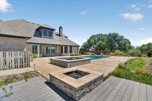 2000 Adams Lane S, Azle, TX 76020