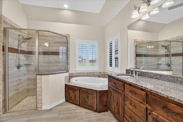 2000 Adams Lane S, Azle, TX 76020