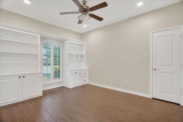 2000 Adams Lane S, Azle, TX 76020