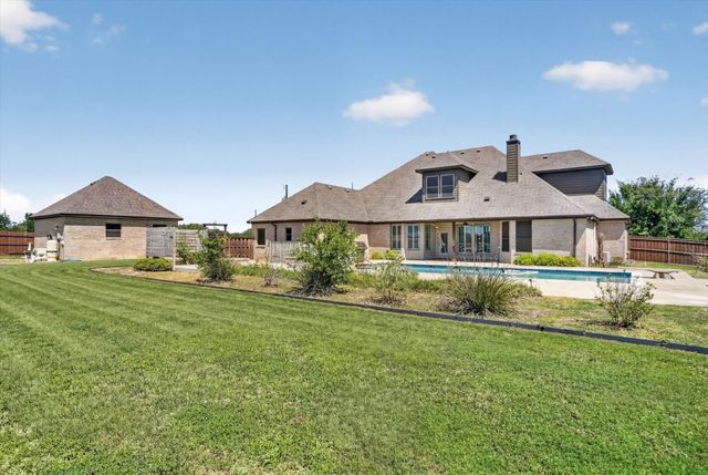 2000 Adams Lane S, Azle, TX 76020