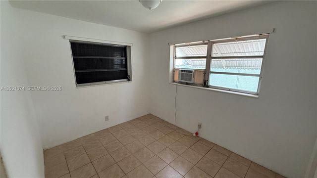 4940 SW 28th Ter S, Dania Beach, FL 33312