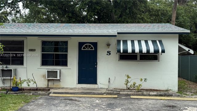 4940 SW 28th Ter S, Dania Beach, FL 33312