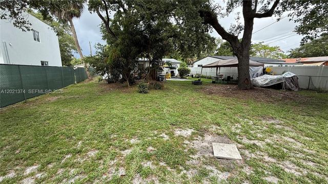 4940 SW 28th Ter S, Dania Beach, FL 33312