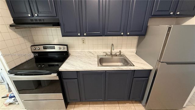 4940 SW 28th Ter S, Dania Beach, FL 33312