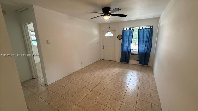4940 SW 28th Ter S, Dania Beach, FL 33312
