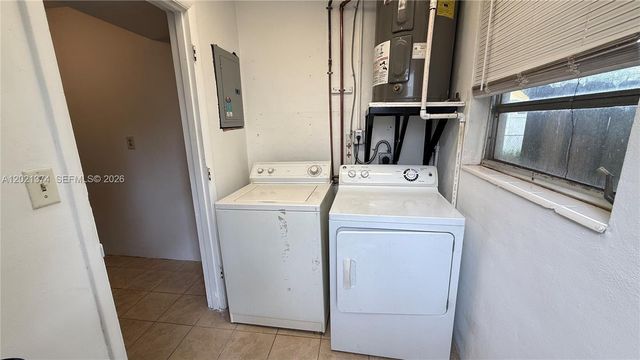 4940 SW 28th Ter S, Dania Beach, FL 33312