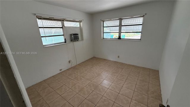 4940 SW 28th Ter S, Dania Beach, FL 33312