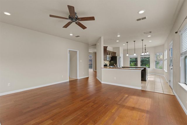 7902 Cahill DR, Austin, TX 78729