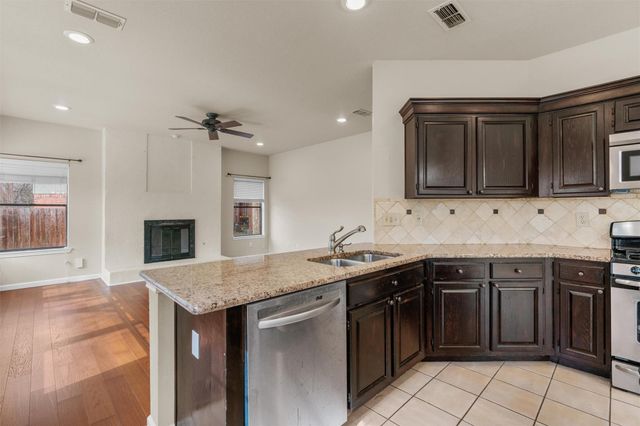 7902 Cahill DR, Austin, TX 78729