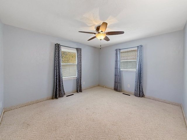 2013 California Dr, Minot, ND 58703