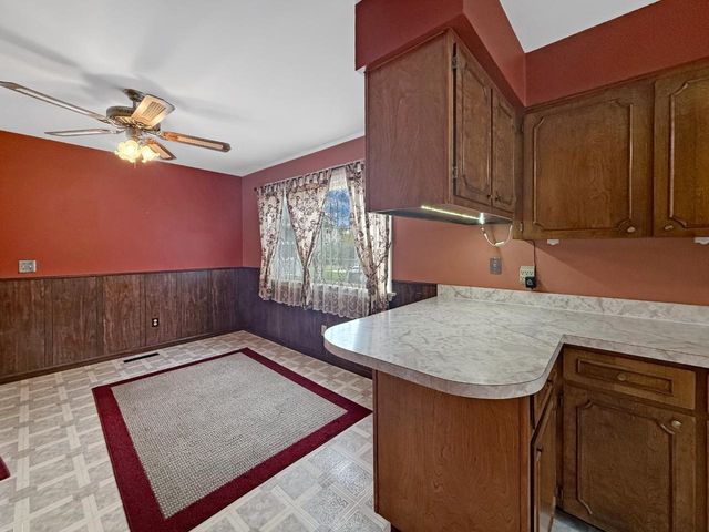 2013 California Dr, Minot, ND 58703