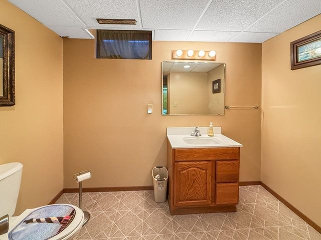 2013 California Dr, Minot, ND 58703