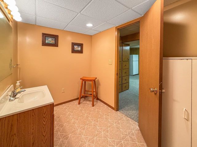 2013 California Dr, Minot, ND 58703