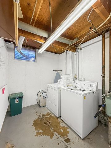 2013 California Dr, Minot, ND 58703