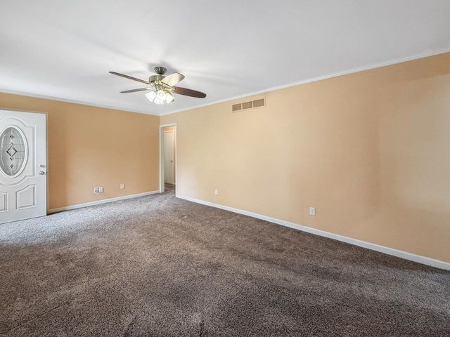 2013 California Dr, Minot, ND 58703