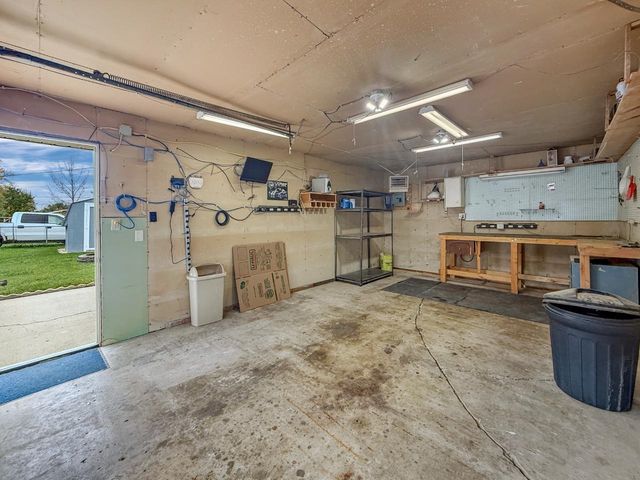 2013 California Dr, Minot, ND 58703