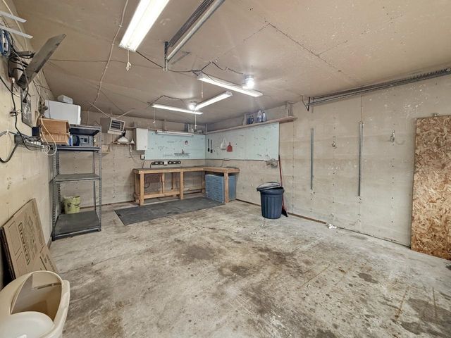 2013 California Dr, Minot, ND 58703