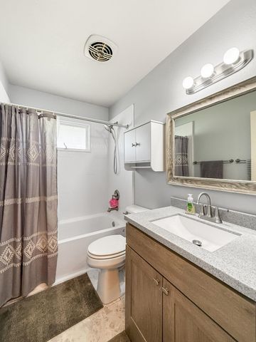 2013 California Dr, Minot, ND 58703