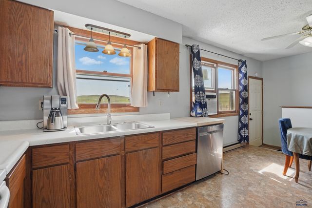 4012 CHIEF DR, Rapid City, SD 57701