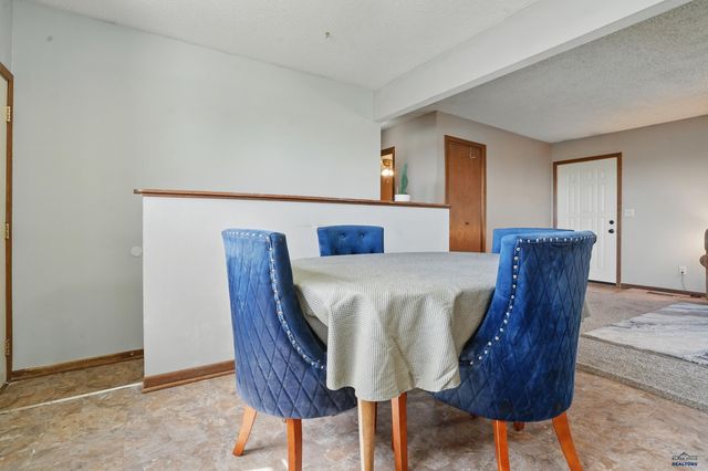 4012 CHIEF DR, Rapid City, SD 57701