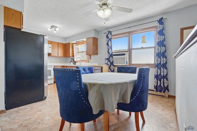 4012 CHIEF DR, Rapid City, SD 57701