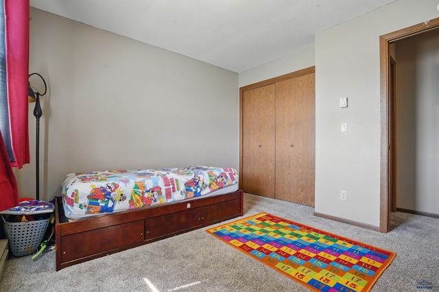 4012 CHIEF DR, Rapid City, SD 57701