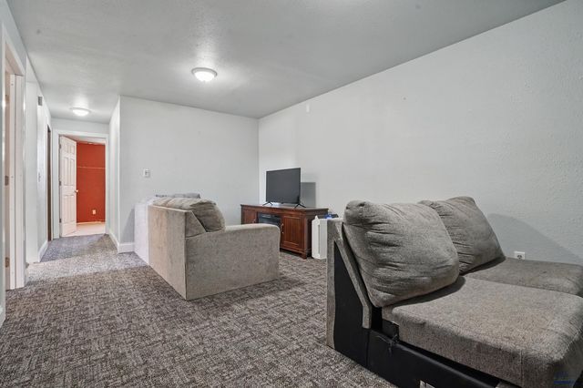 4012 CHIEF DR, Rapid City, SD 57701