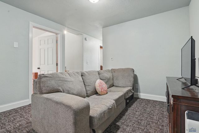 4012 CHIEF DR, Rapid City, SD 57701