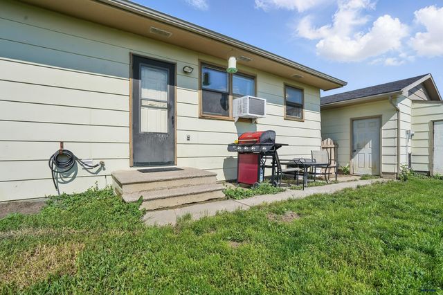 4012 CHIEF DR, Rapid City, SD 57701