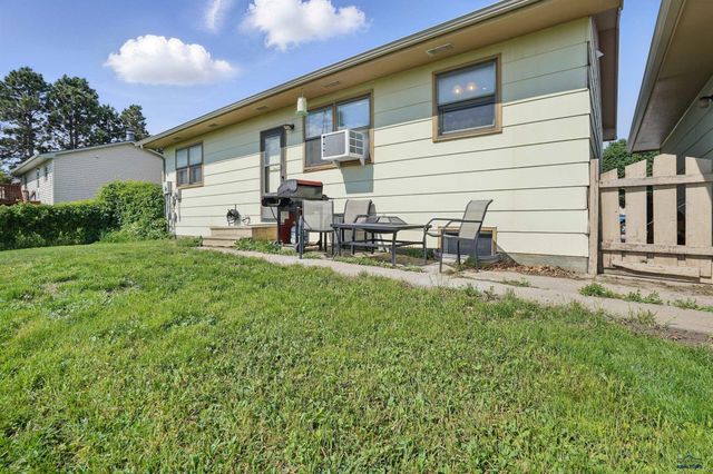 4012 CHIEF DR, Rapid City, SD 57701