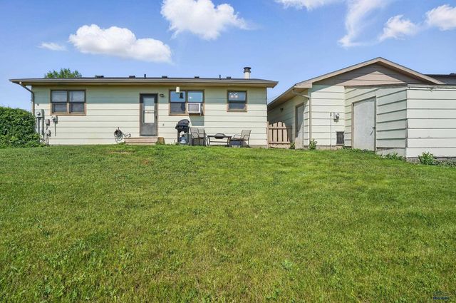 4012 CHIEF DR, Rapid City, SD 57701