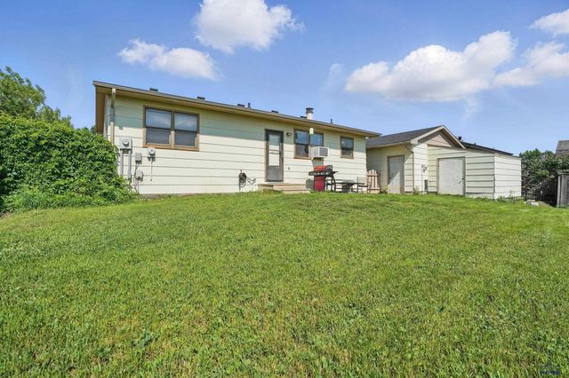 4012 CHIEF DR, Rapid City, SD 57701