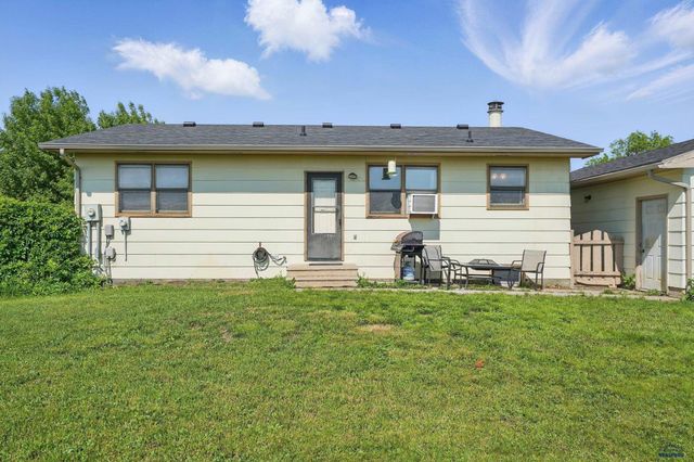 4012 CHIEF DR, Rapid City, SD 57701