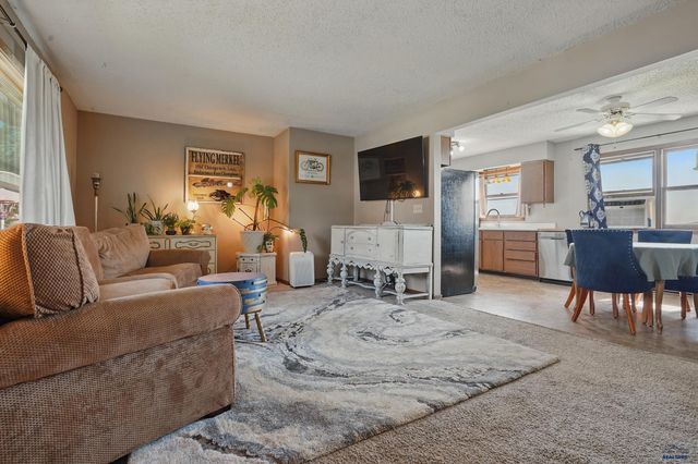 4012 CHIEF DR, Rapid City, SD 57701