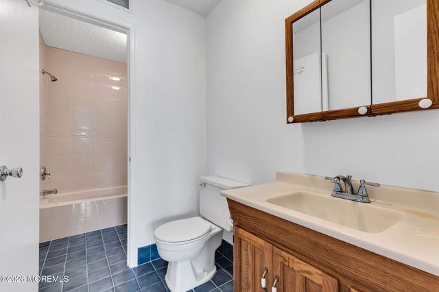 105 Frontier Way, Tinton Falls, NJ 07753