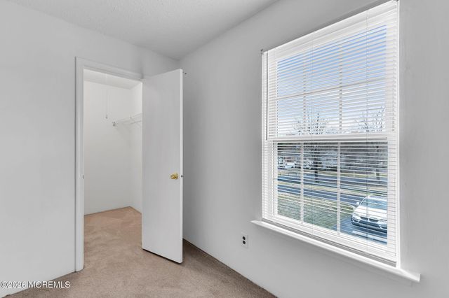 105 Frontier Way, Tinton Falls, NJ 07753