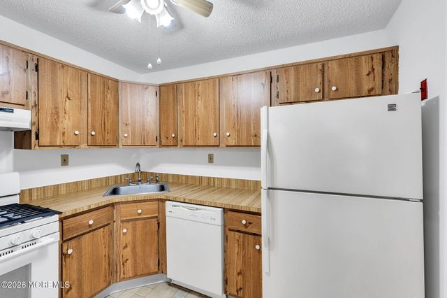 105 Frontier Way, Tinton Falls, NJ 07753