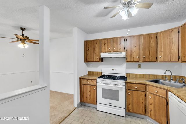 105 Frontier Way, Tinton Falls, NJ 07753