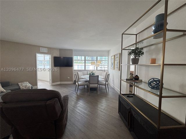 905 Brickell Bay Dr 1124, Miami, FL 33131