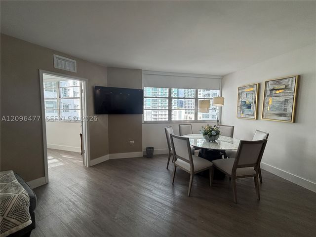 905 Brickell Bay Dr 1124, Miami, FL 33131