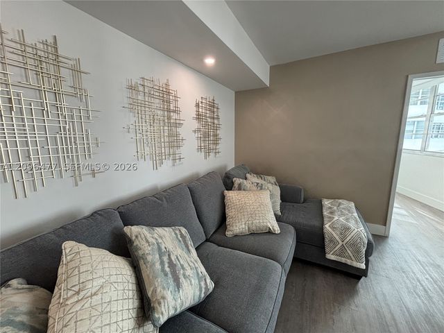 905 Brickell Bay Dr 1124, Miami, FL 33131