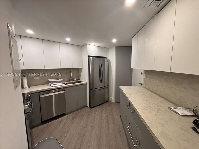 905 Brickell Bay Dr 1124, Miami, FL 33131