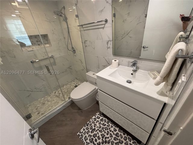 905 Brickell Bay Dr 1124, Miami, FL 33131